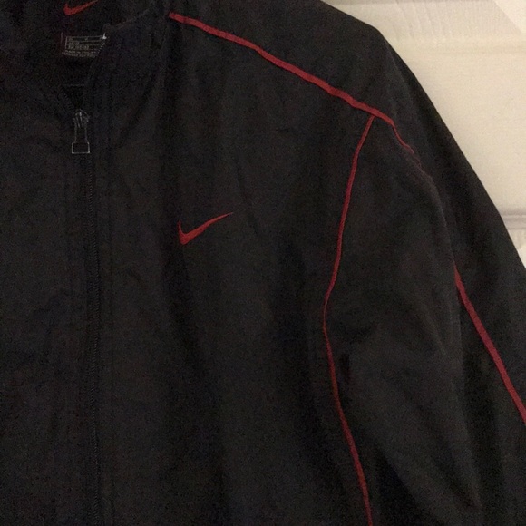 Kids Nike rain jacket size 12 - Picture 2 of 3